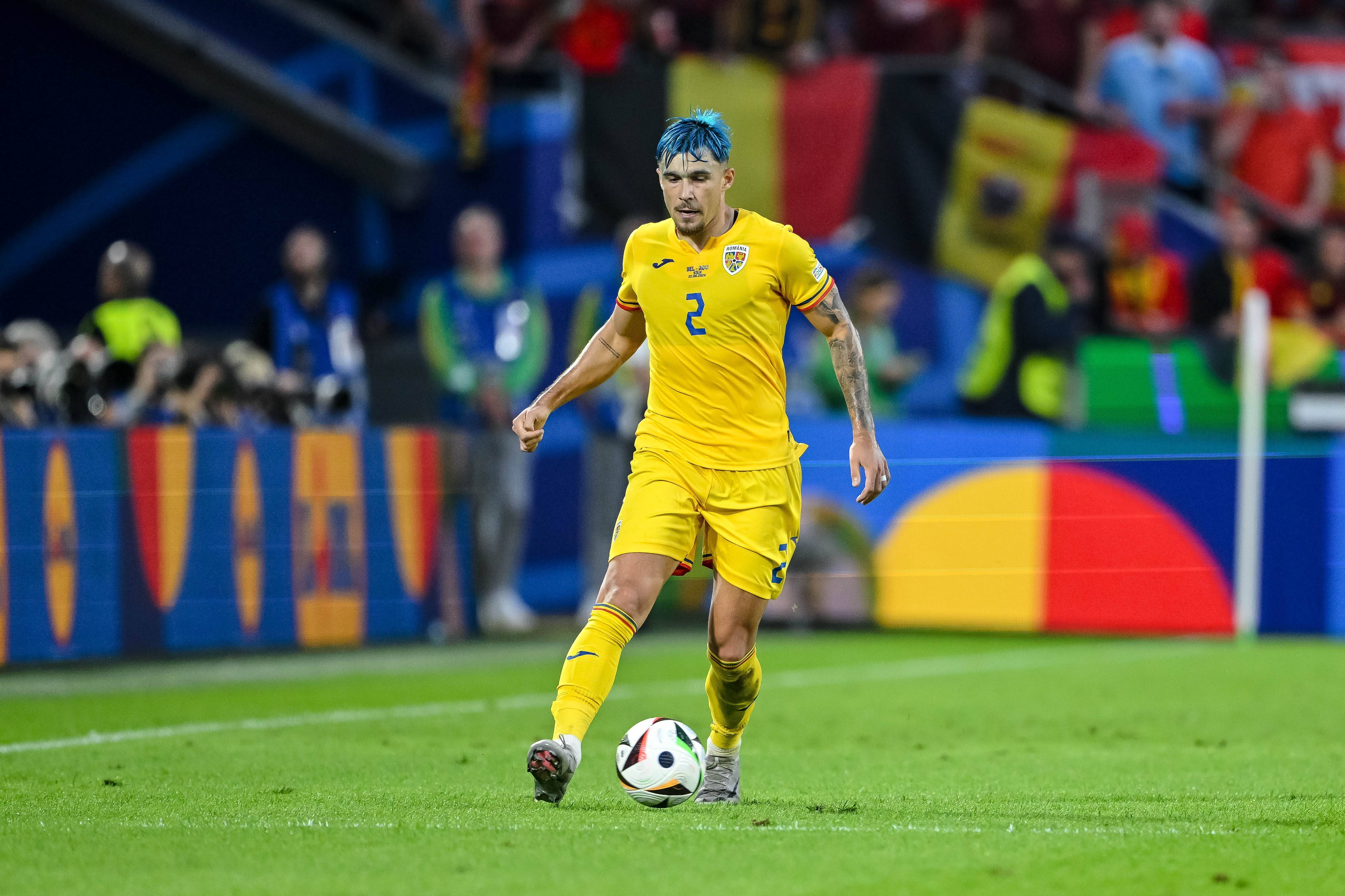 荷兰女足队长表现亮眼，率队晋级，全场震撼