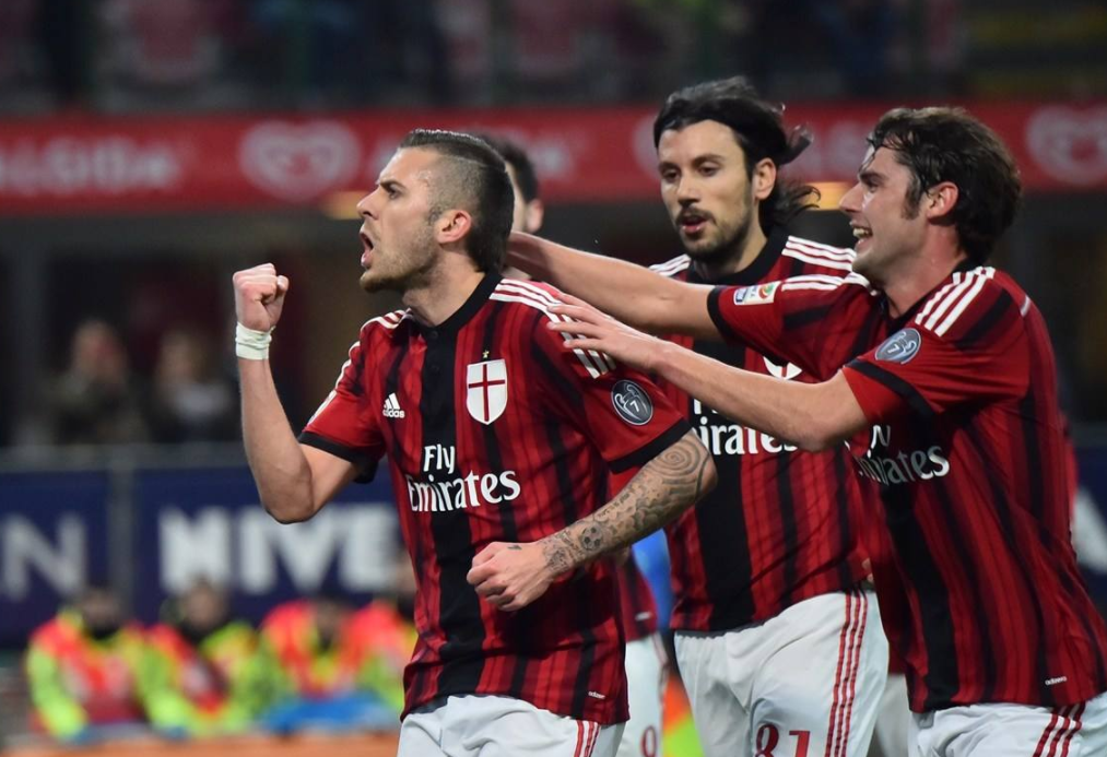 包含AC米兰翻盘美国，奥亚尔萨瓦尔状态火热的词条