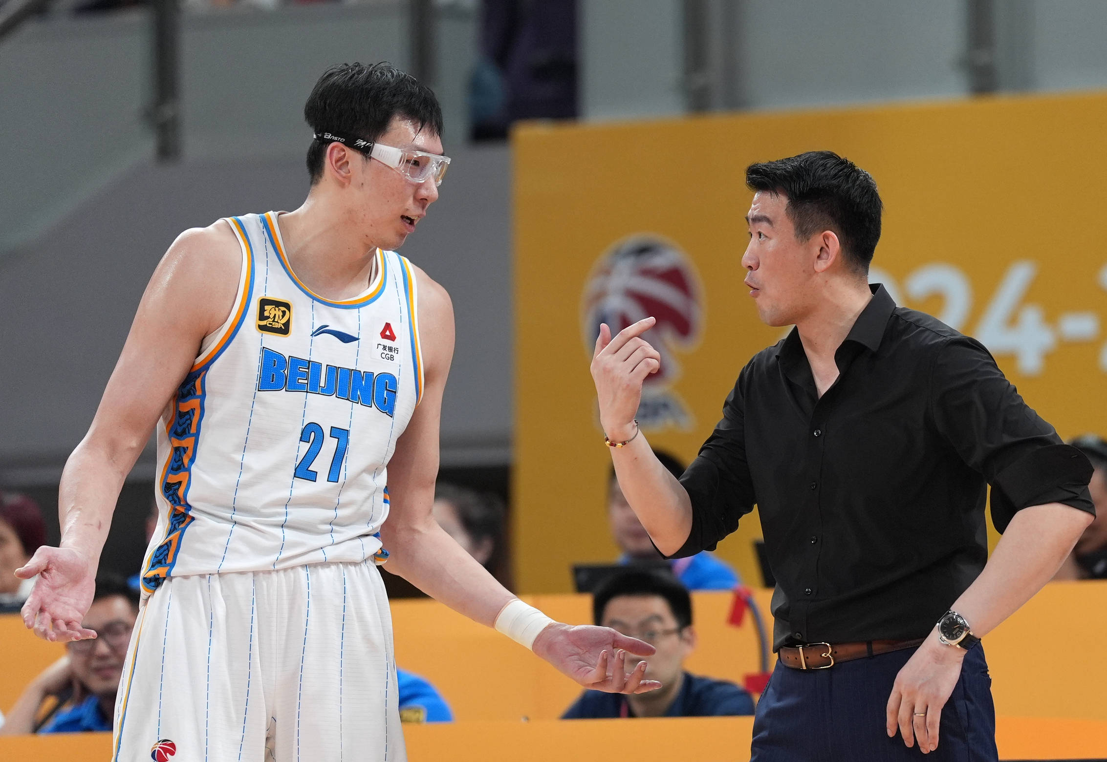 尼克斯碾压天津队,周琦关键制胜 尼克斯碾压天津队,周琦关键制胜