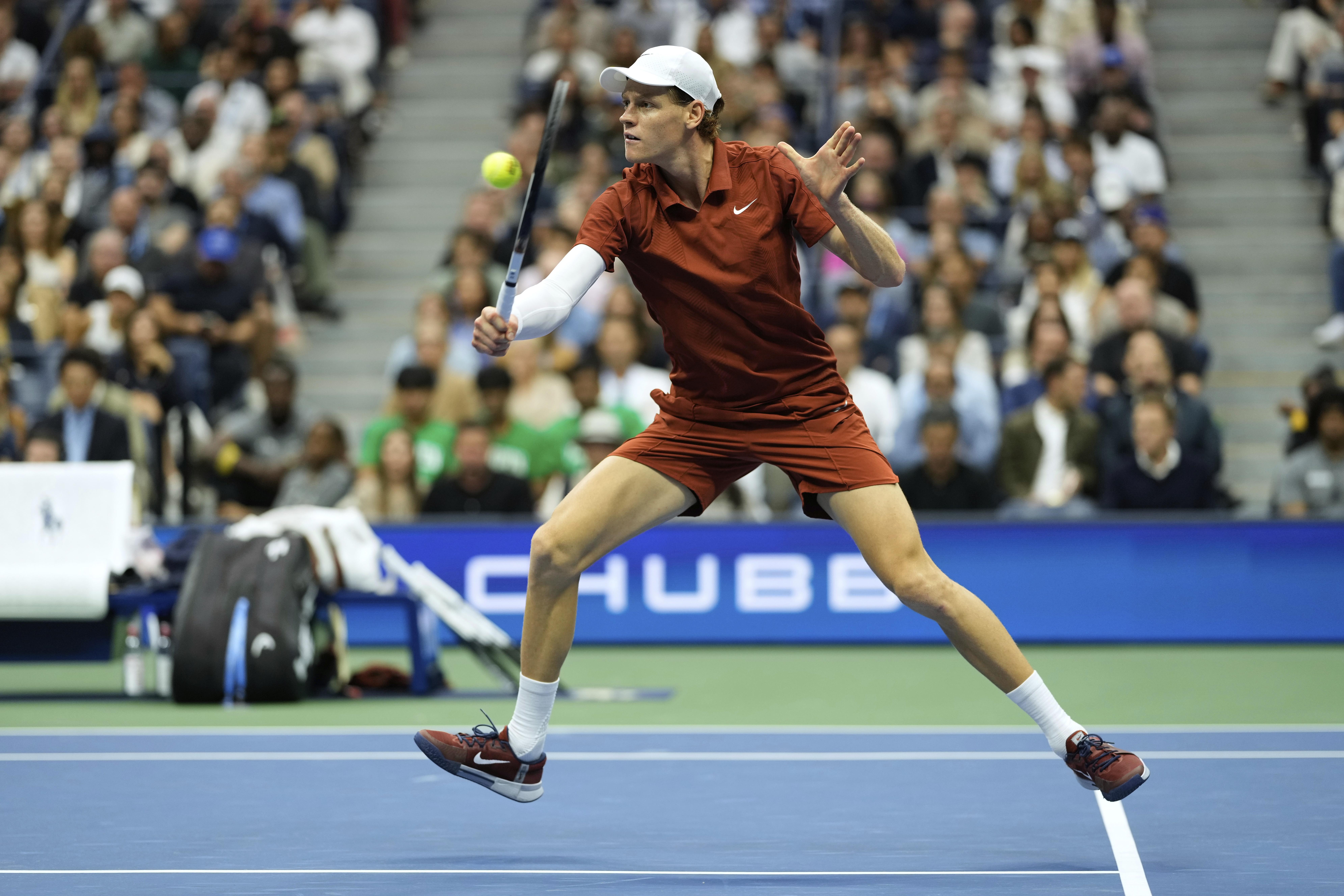 美网绝杀年终总决赛，阿尔卡拉斯统治全场